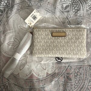 NWT Michael Kors Wristlet Wallet
